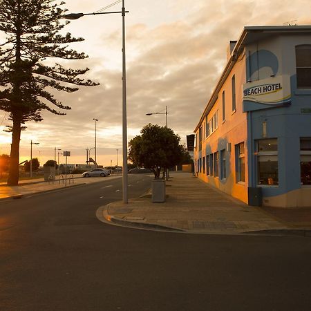 Beach Hotel Burnie Esterno foto