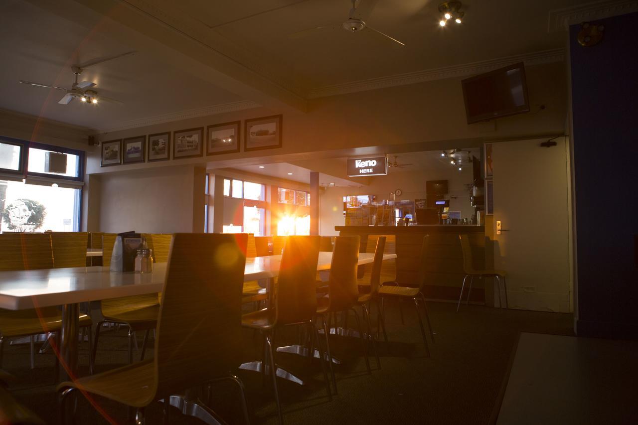 Beach Hotel Burnie Esterno foto