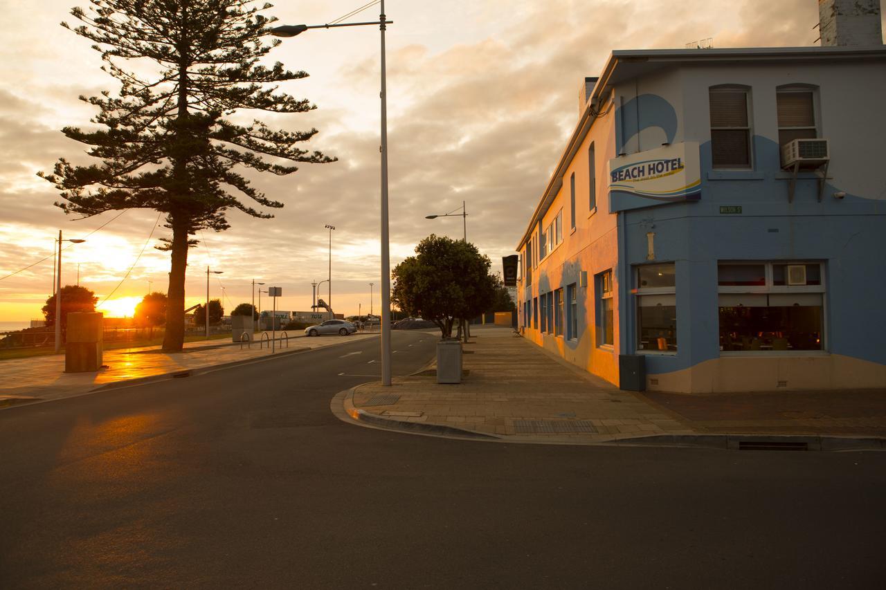 Beach Hotel Burnie Esterno foto