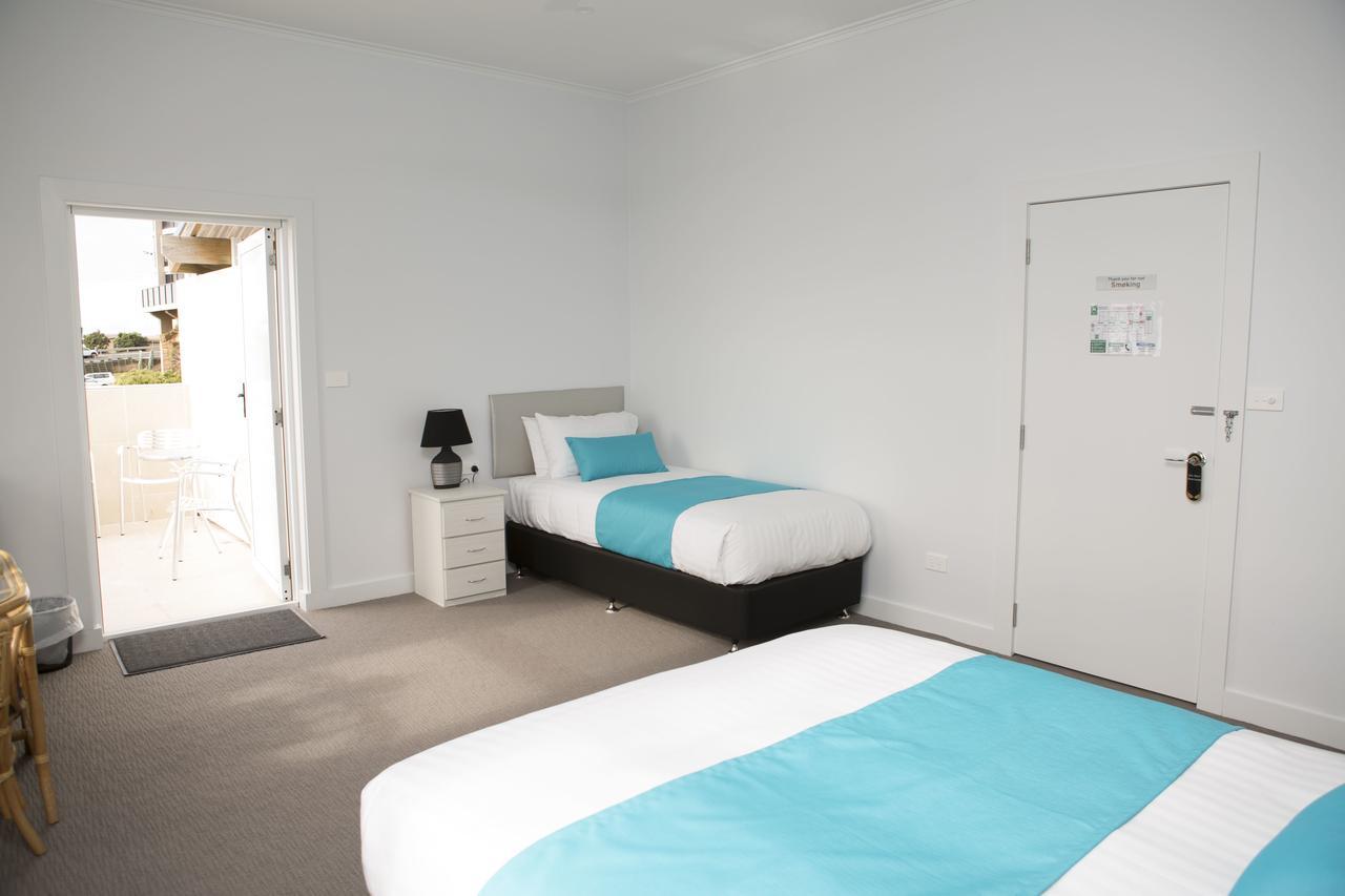 Beach Hotel Burnie Esterno foto