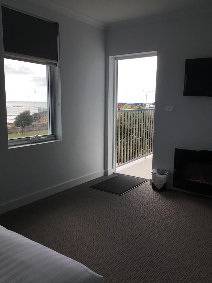 Beach Hotel Burnie Esterno foto