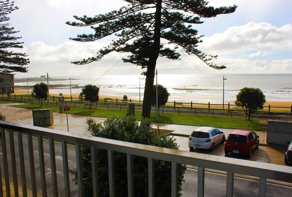Beach Hotel Burnie Esterno foto